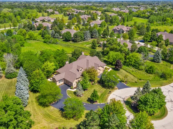 10713 North Essex COURT, Mequon, WI 53092