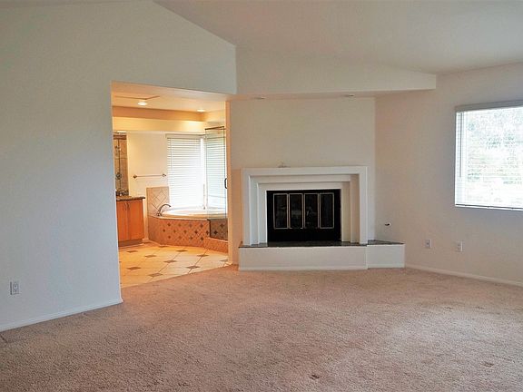3rd image of 4557 Tarantella Ln