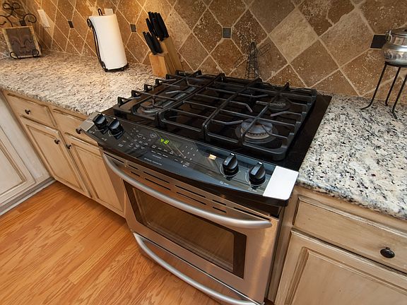 4th image of 605 Bassett Ct SE