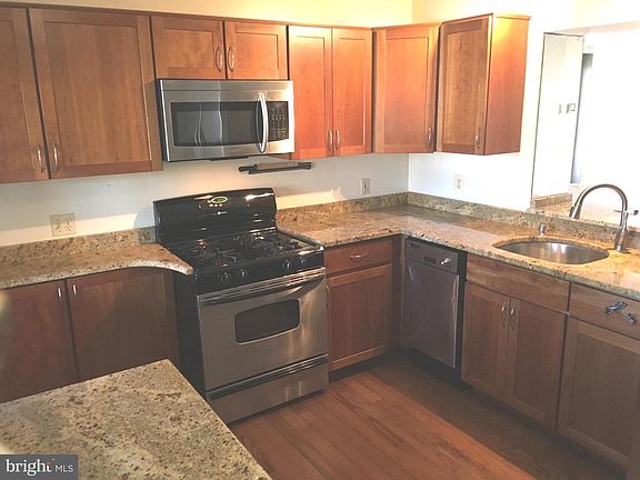 5th image of 2336 Fairview Ter #1