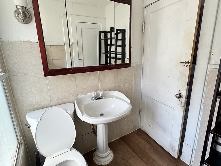 24 Schreck Ave #2 — Photo 8