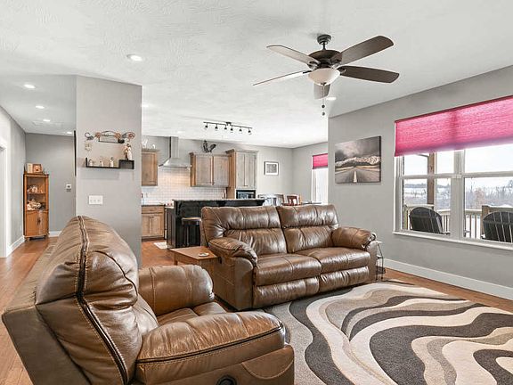5th image of 7511 Persimmon Ct