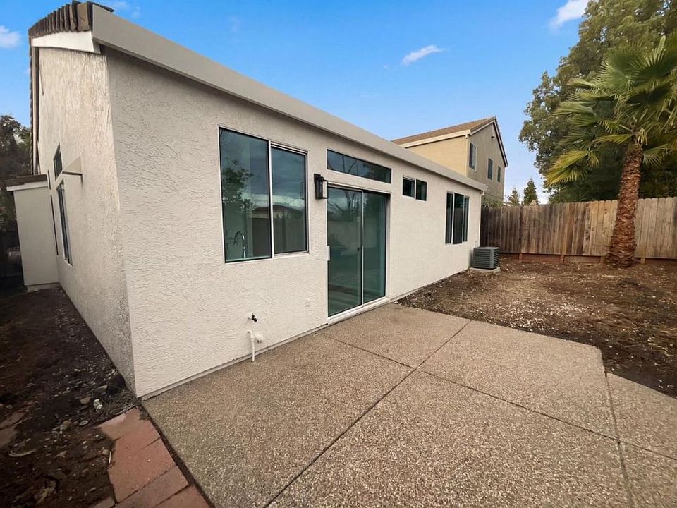 1st image of 105 Austin Dr