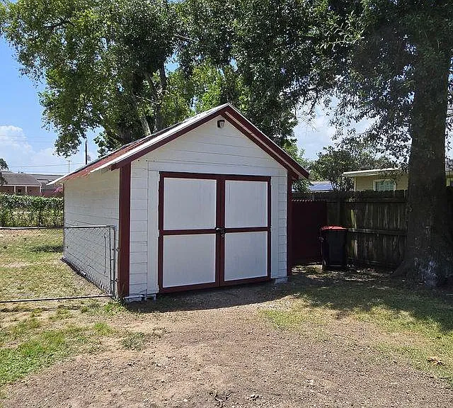 417 E Jack St — Photo 28