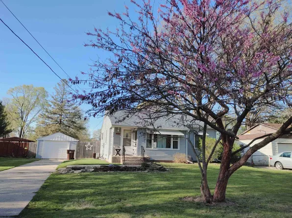 632 Wayne Dr, Machesney Park, IL 61115