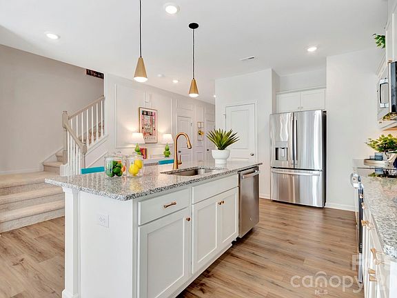 7th image of this home