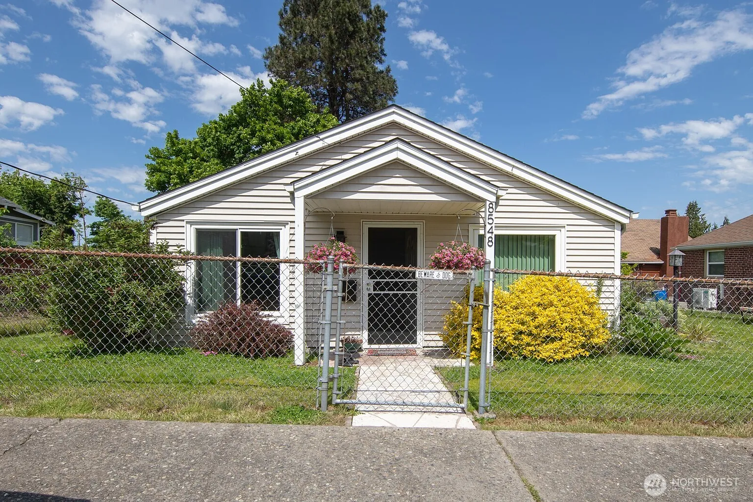 8548 S 115th Place photo 1