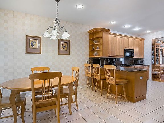 Large eat in Kitchen