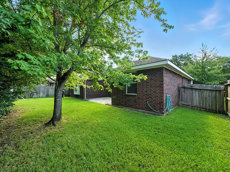 1626 Maryvale Dr — Photo 20