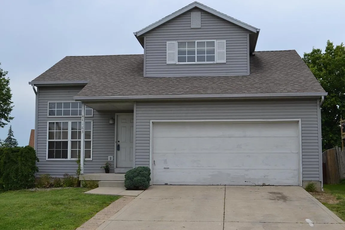 4183 Crosspointe Dr photo 1