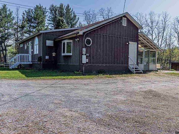 2nd image of 5467 Jockey St