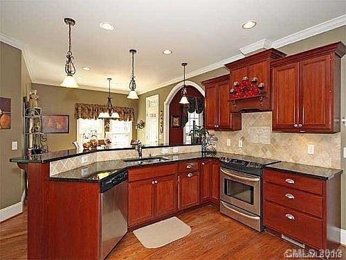 4th image of 2594 Berne Ln