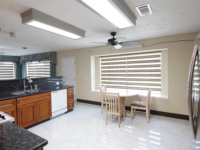 12430 Brook Meadows Ln — Photo 7