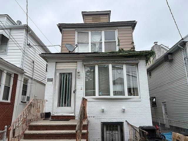 1st image of 1719 E 51st St