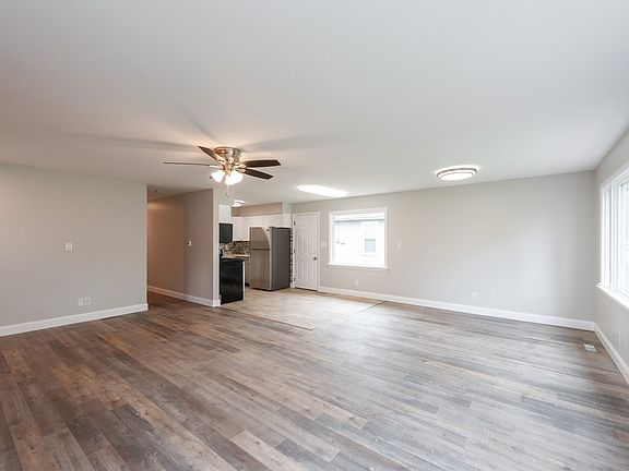 2nd image of 611 McHenry Ave