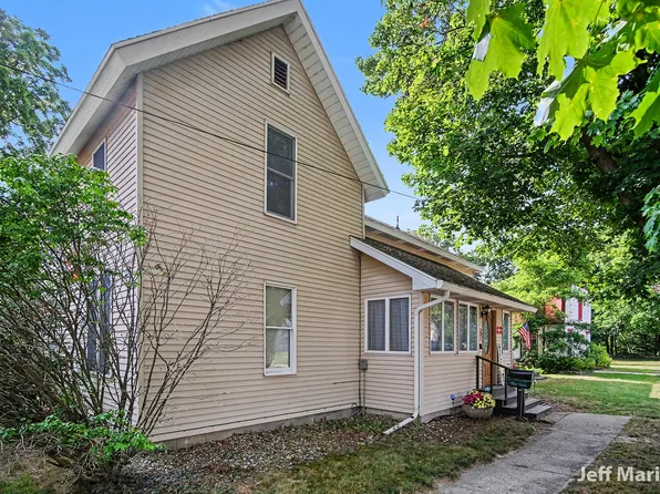301 N Clay St, Greenville, MI 48838