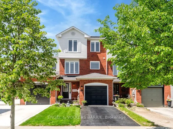 84 Pickett Cres, Barrie, ON L4N 8B9