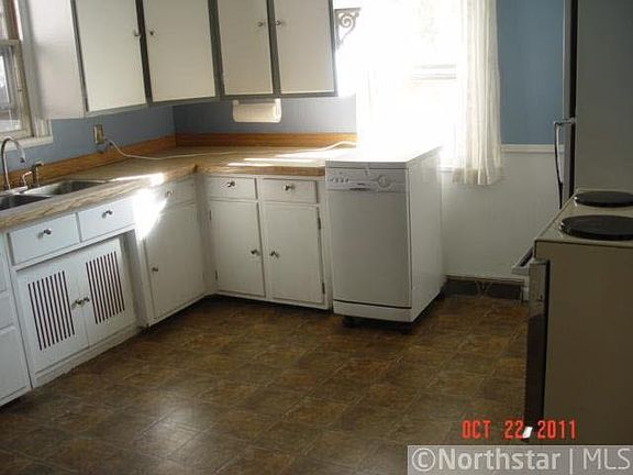 3rd image of 6834 Chicago Avenue
