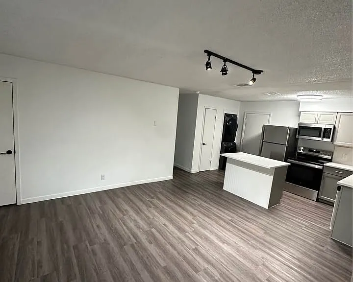 4314 Dudley Dr — Photo 15
