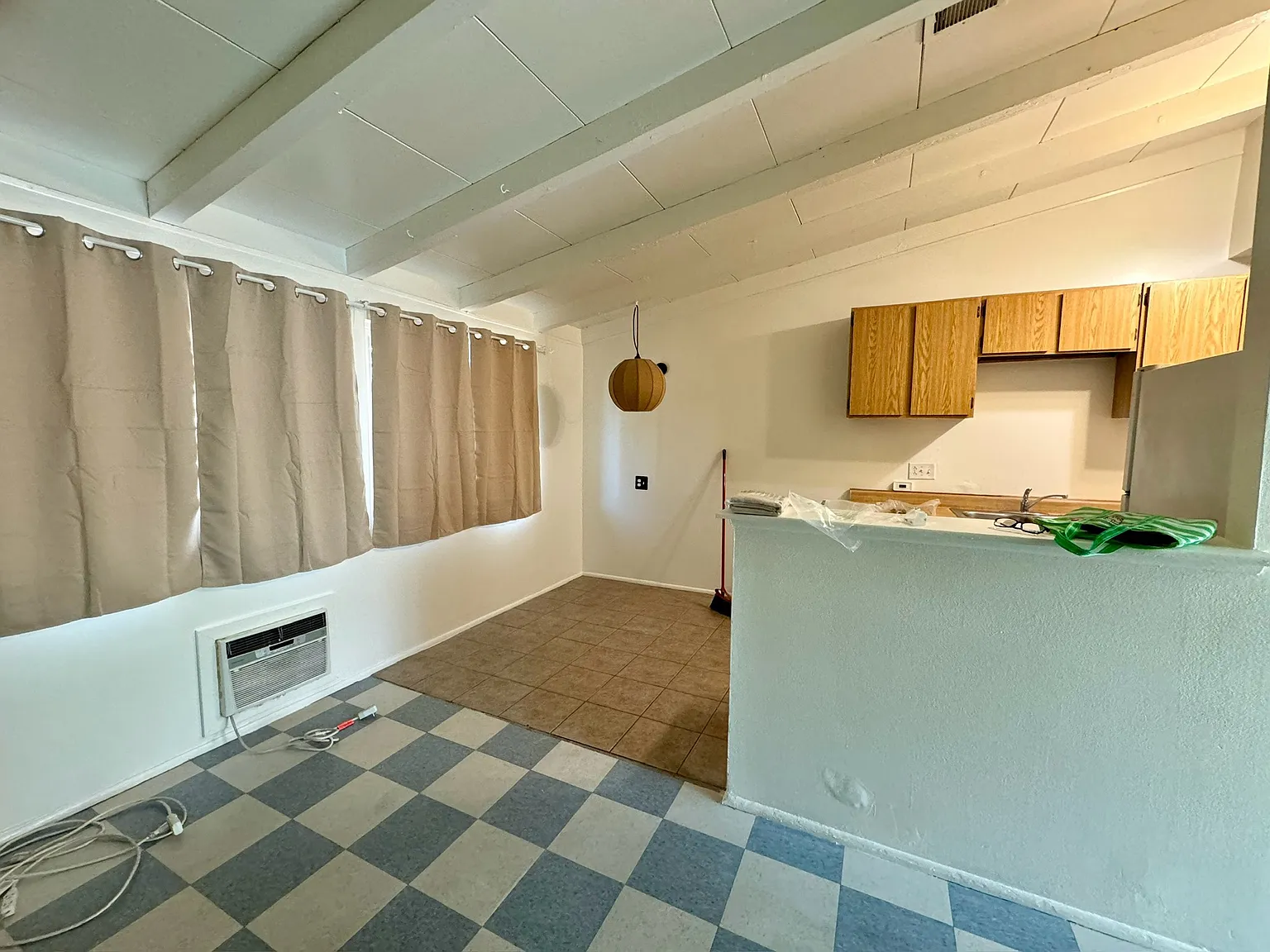 202 W Mayfair Ave — Photo 1