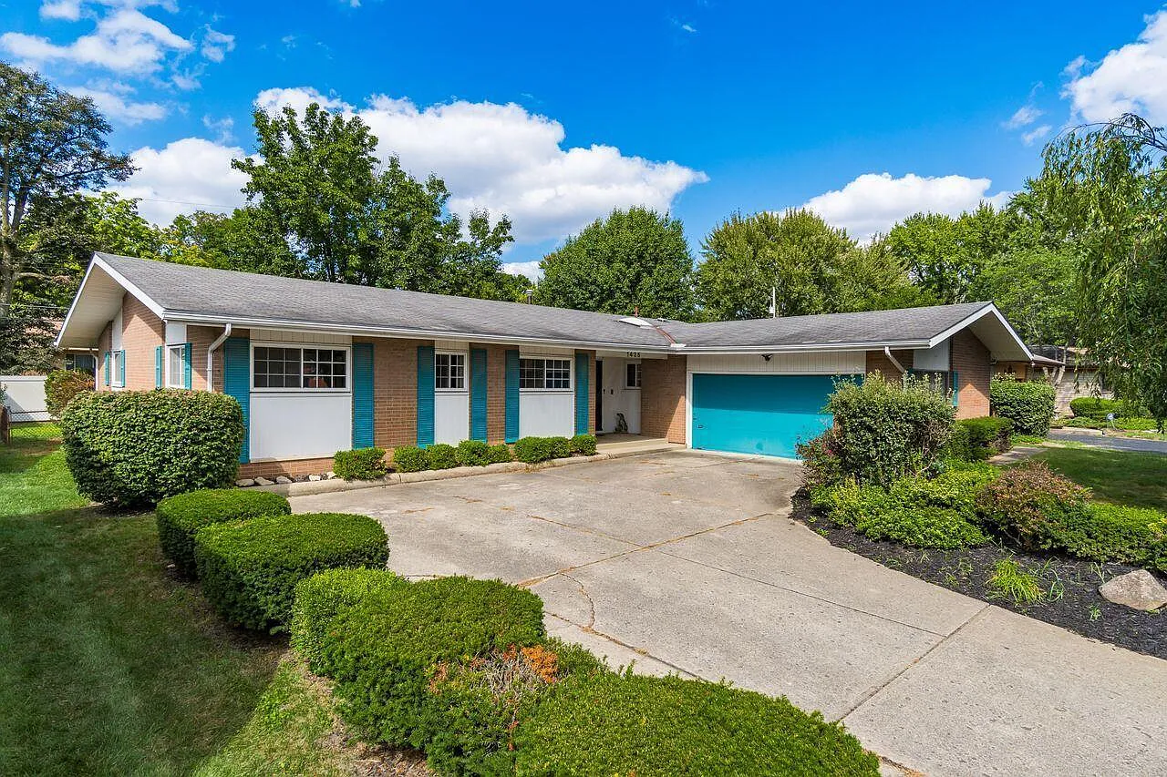 1425 Cottingham Ct W photo 1