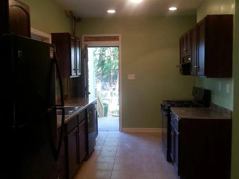 609 McDonough St #1 — Photo 6