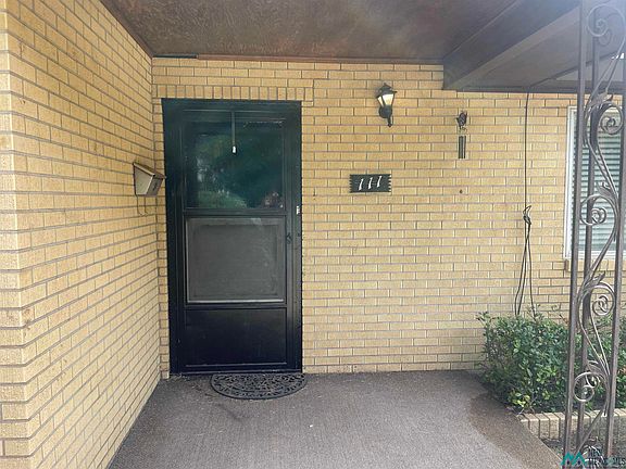4th image of 111 W Blodgett St