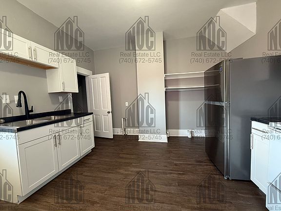 2nd image of 438-440 E Locust St