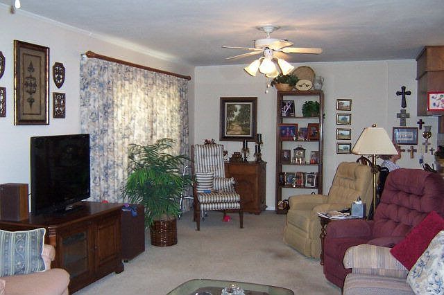 1st image of 1507 Douglas Dr