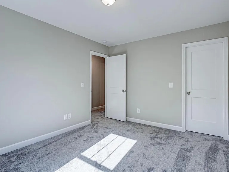 154 Lincoln Place Cir — Photo 13