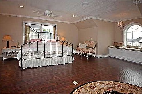 4th image of 44 Long Branch Dr