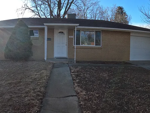 1127 Frontier Dr Photo 1