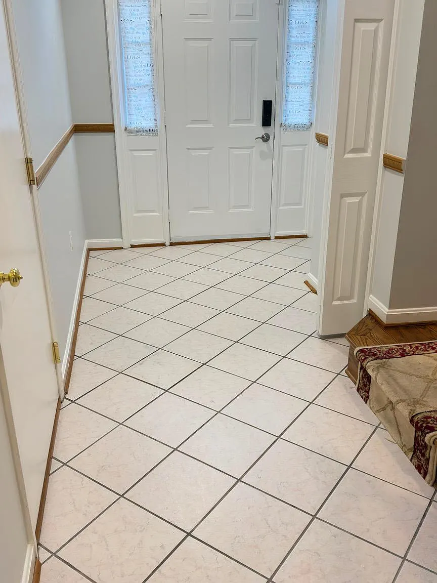 4 bed, 4.0 bath, 2264 sqft, $3,400 — Photo 2