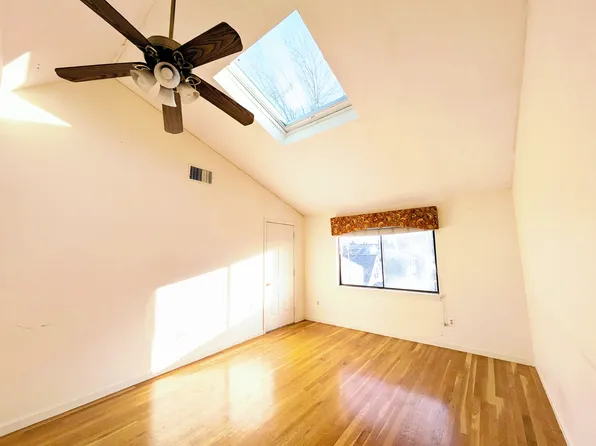 150 School St APT 10, Waltham, MA 02451