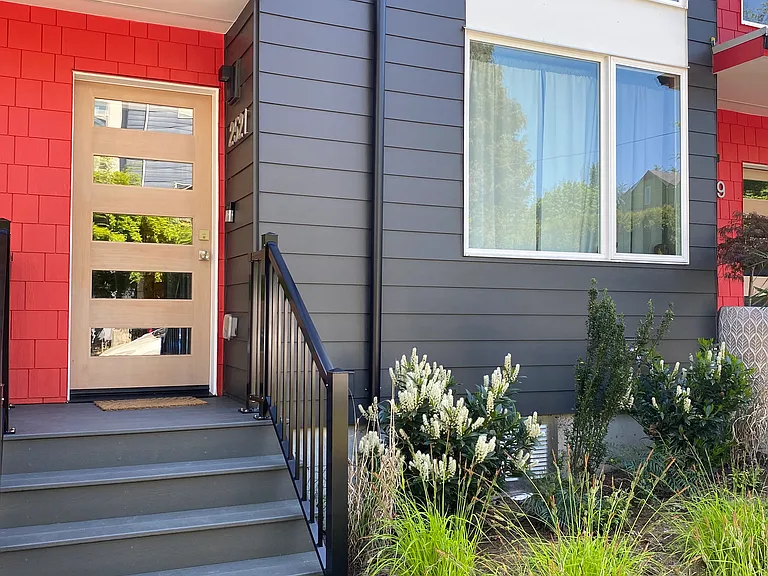 2521 S Washington St — Photo 1
