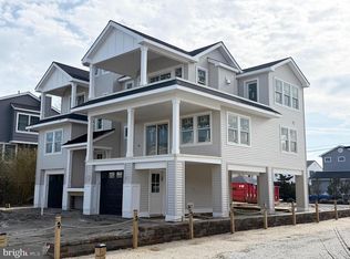 354 W 11th St, Ship Bottom, NJ 08008