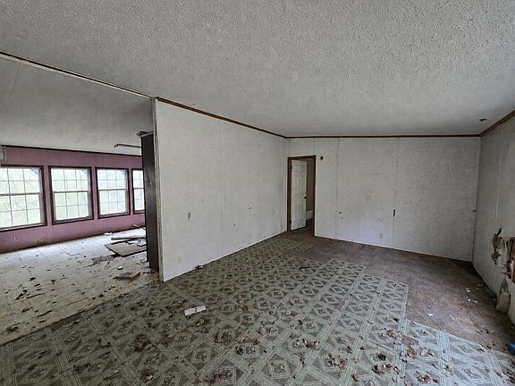 3rd image of 2 Cochran Rd