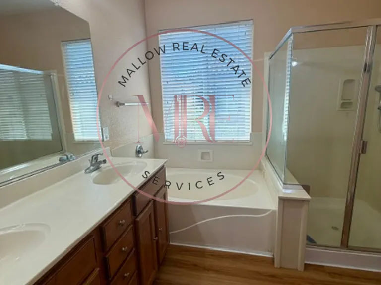4 Sandy Hook Pl — Photo 9