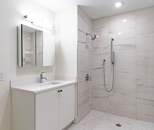 4th image of 197L Green St #202L