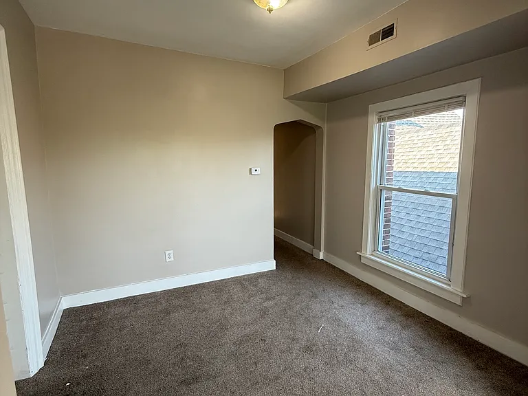 439 W Ferry St #6 — Photo 4