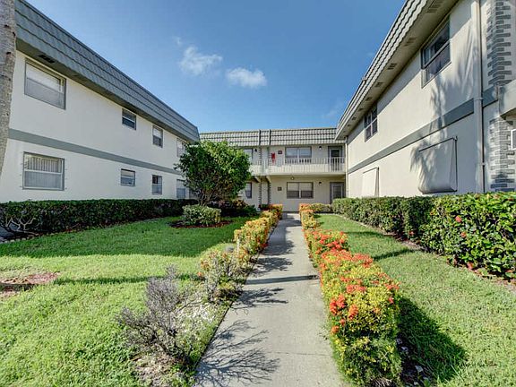 4th image of 178 Brittany Way #D