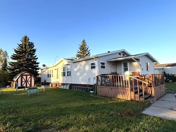 405 31st Ave, Minot, ND 58701