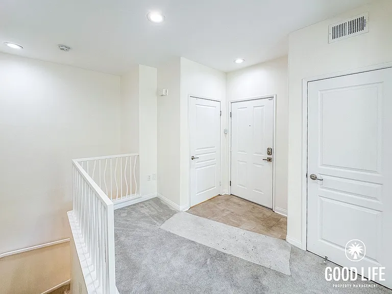 2260 Watermarke Pl — Photo 15