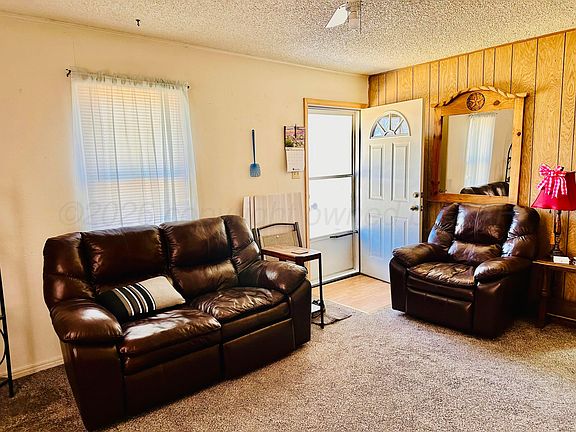 3rd image of 217 Oak Ave