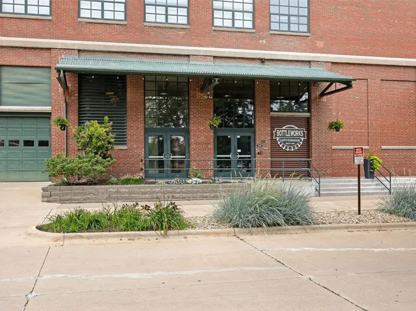 905 3rd St SE APT 305, Cedar Rapids, IA 52401