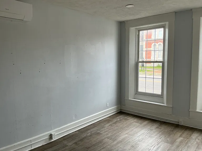 143 1/2 E Main St #1 — Photo 4