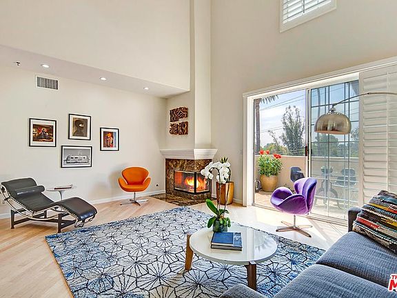5th image of 930 N Doheny Dr APT 410