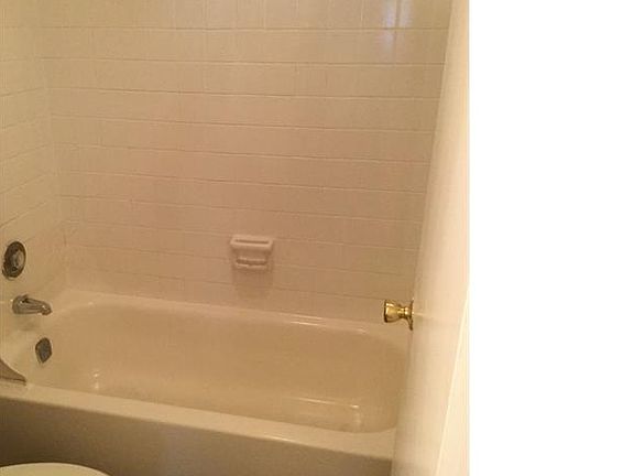 5th image of 5625 Antoine Dr #1605