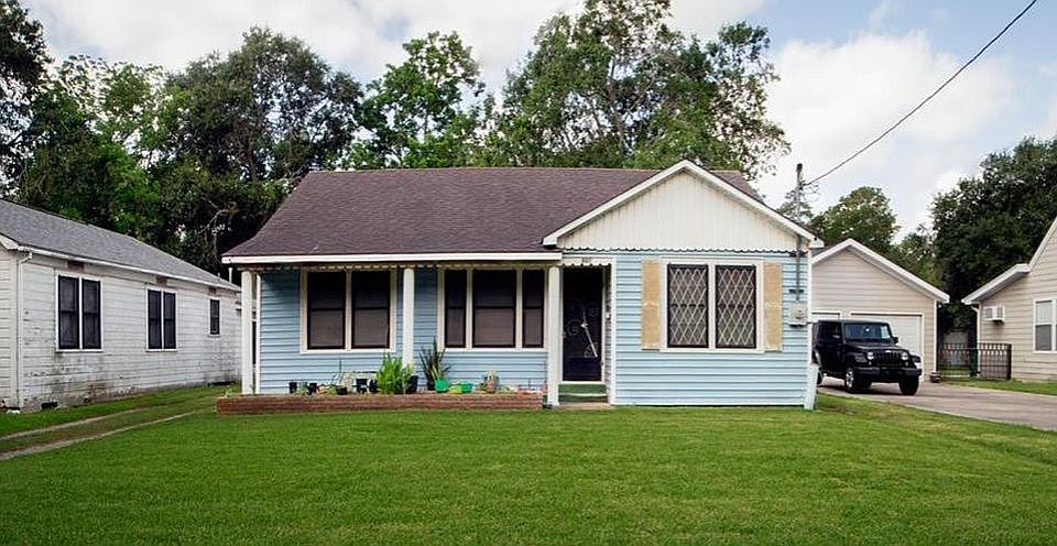 1st image of 607 Avenue A St