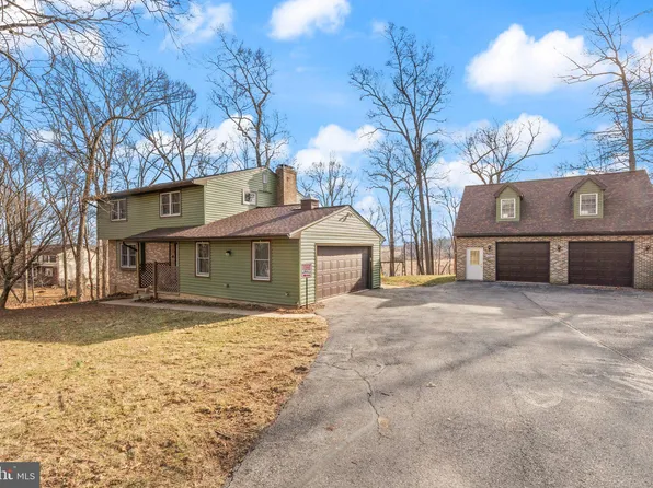 9020 Deer Ln, Stewartstown, PA 17363